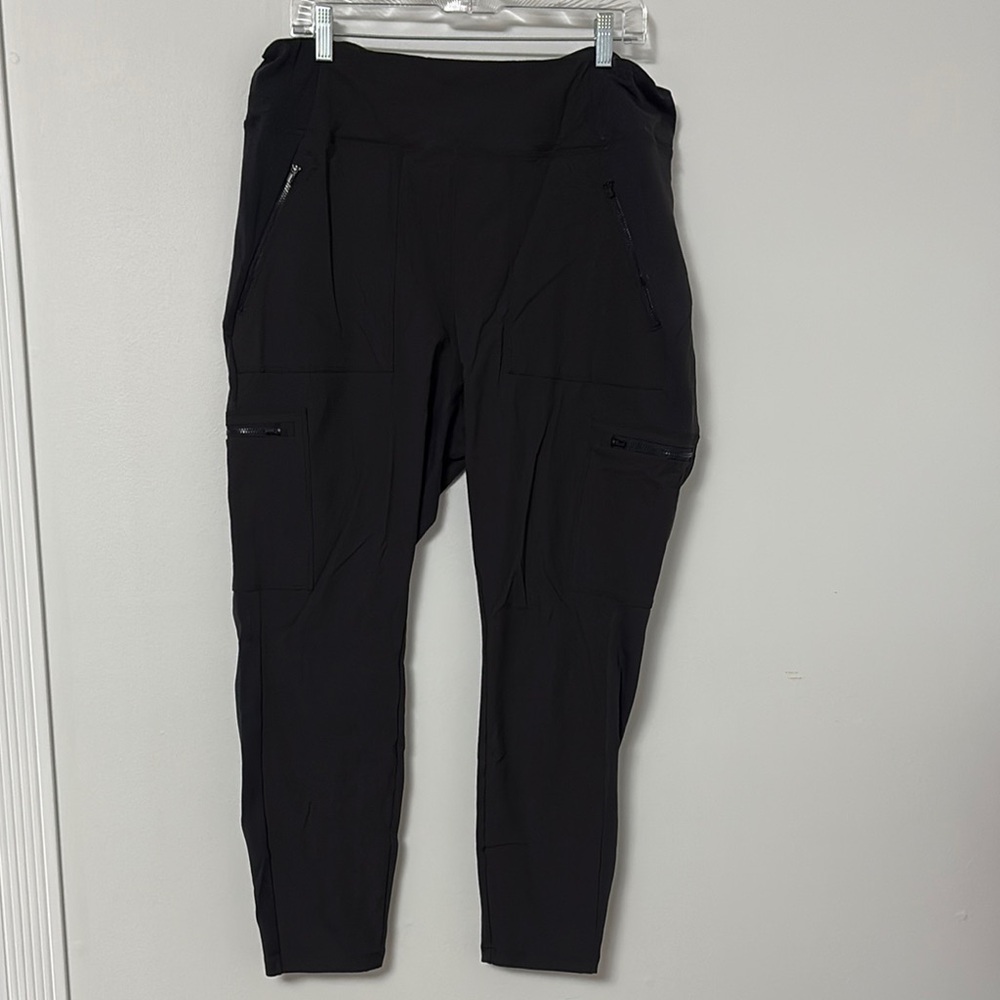 Athleta Headlines Hybrid High Rise Cargo Leggings
